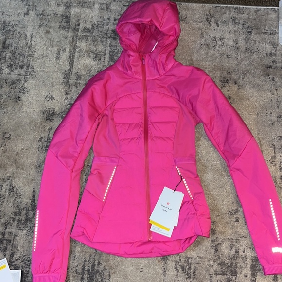NWT Lululemon Down for It All Jacket In Sonic Pink - Picture 7 of 13